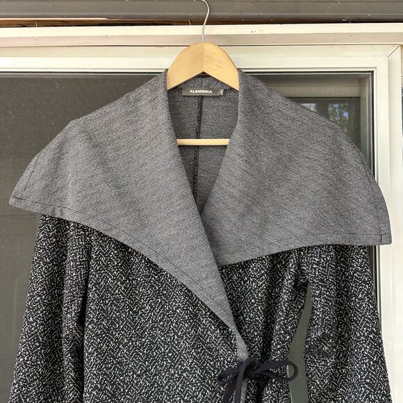 Alembika Knit Sweater Jacket Size 8 10 (2) Side Tie Black Shawl Collar Artsy - Picture 2 of 9